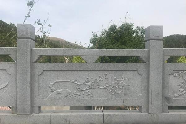 清远市大连花岗岩栏杆和青石栏杆哪个好热销款三